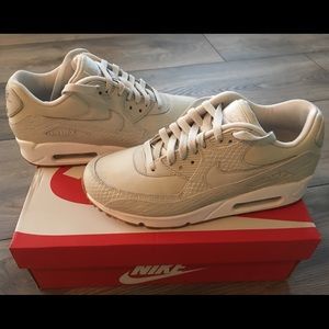 NIKE AIR MAX 90 PRM SZ 8.5 Light Bone